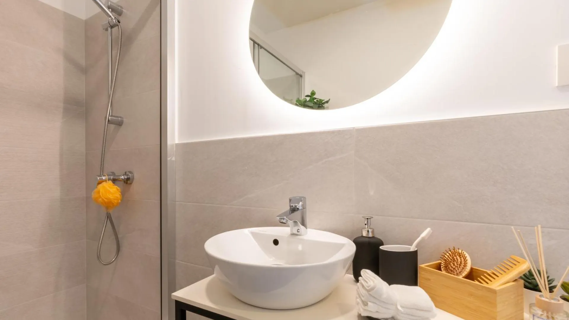 Vibe Stay Sevilla La Cartuja Aparthotel Seville
